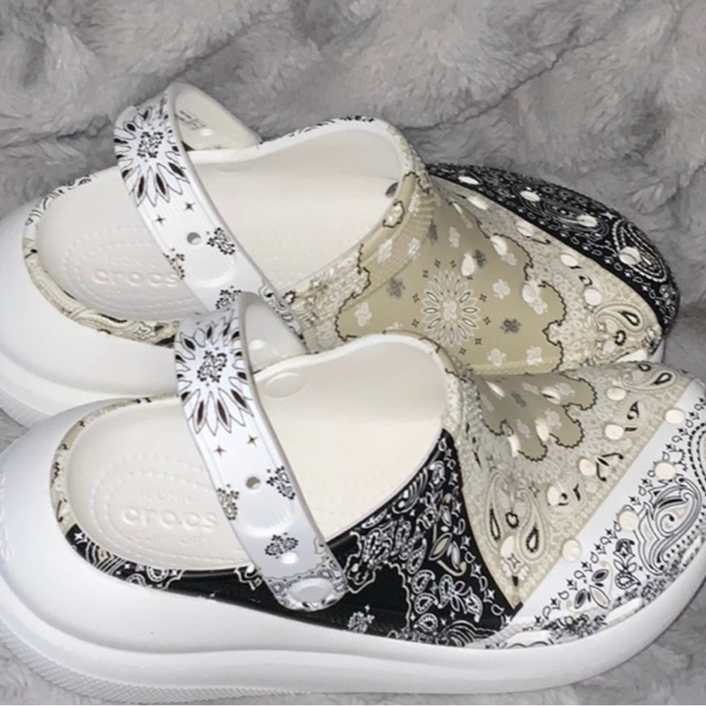CROCS CLASSIC CRUSH BANDANA CLOG